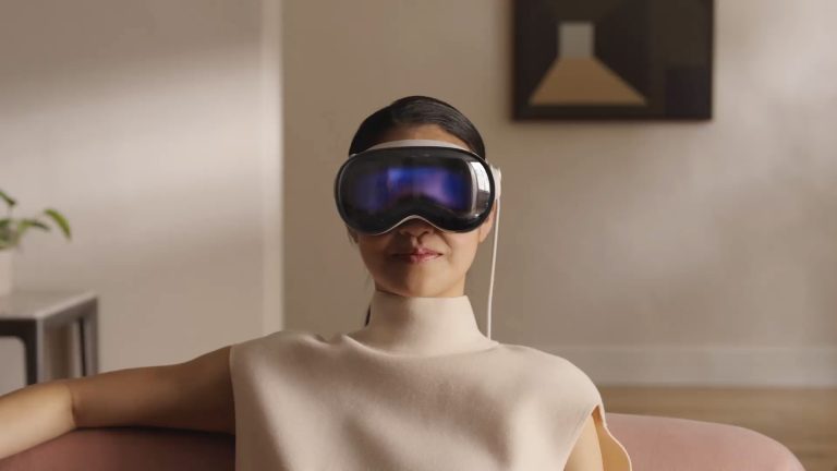 Vision Pro 当年差点就叫「Reality Pro」：一段内部字符串揭开苹果的命名往事