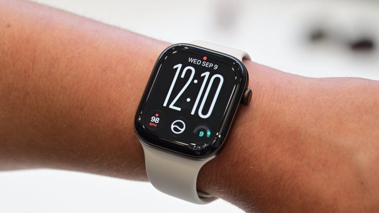 新款 Apple Watch 边框变宽 表冠更突出