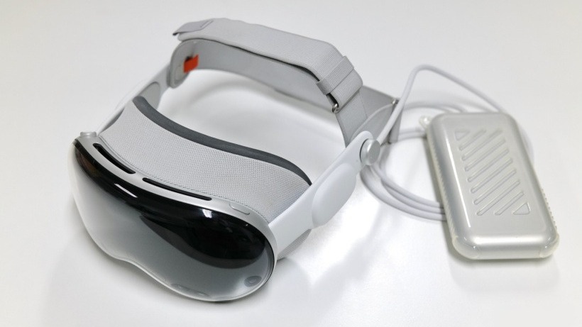 Apple Vision Pro 头显佩戴场景